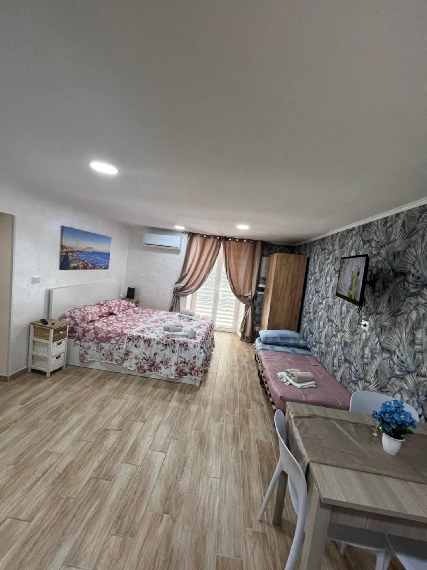 Апартаменты Spezzano House Неаполь Экстерьер фото
